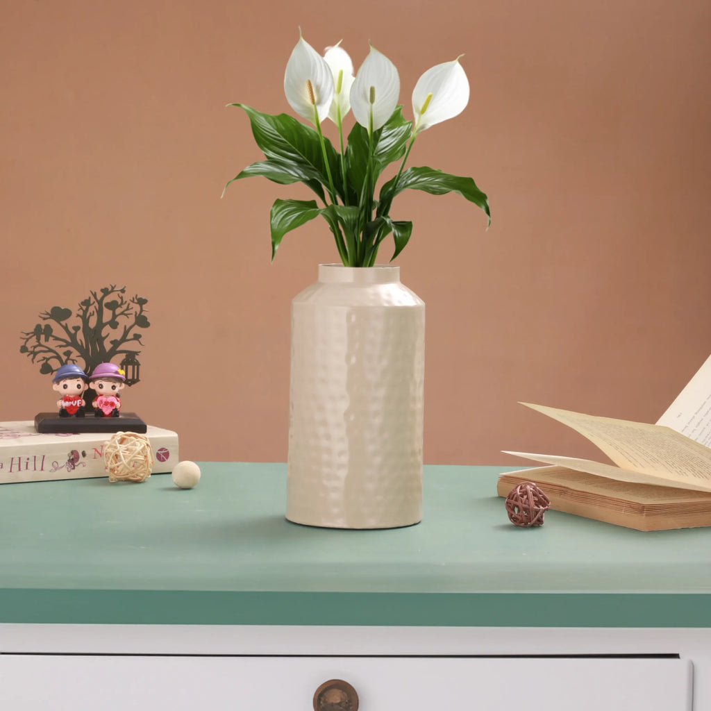 Sookshma Shweta Vase