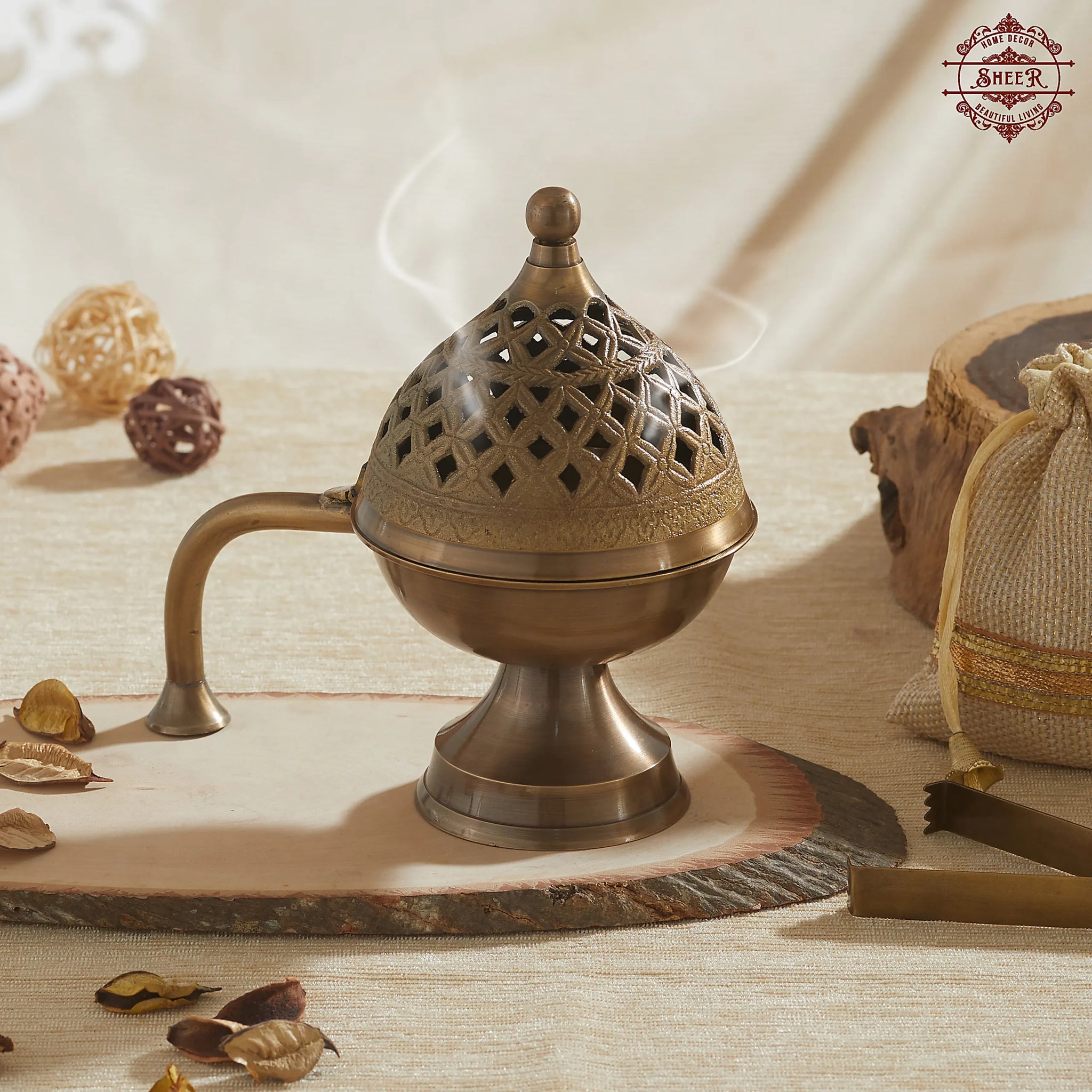 Antique Aroma Brass Lobdan with Plucker